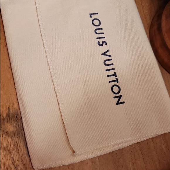 Louis Vuitton Blue Coin Card Holder - Picture 12 of 15